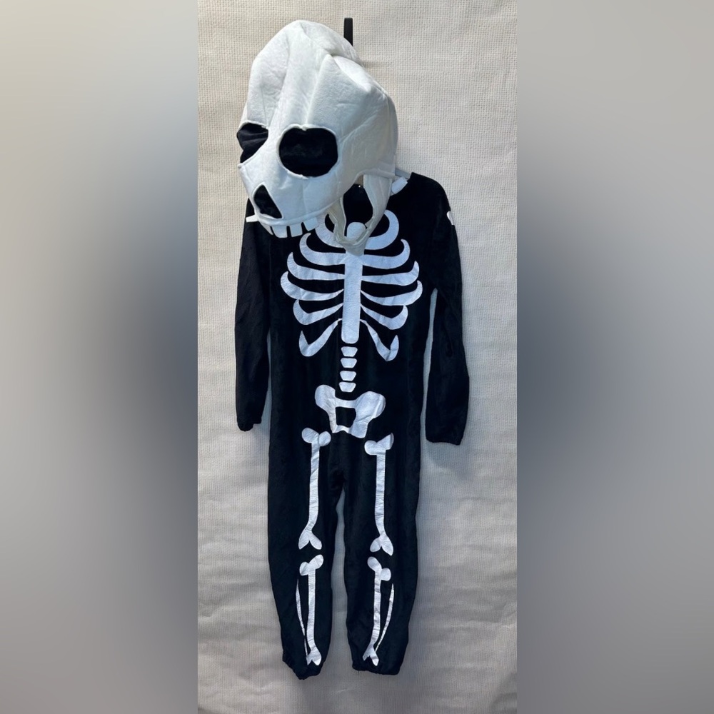 HALLOWEEN GLOW IN THE DARK
SKELETON
ADULT COSTUME, 2-PIECE, L-XL NWT